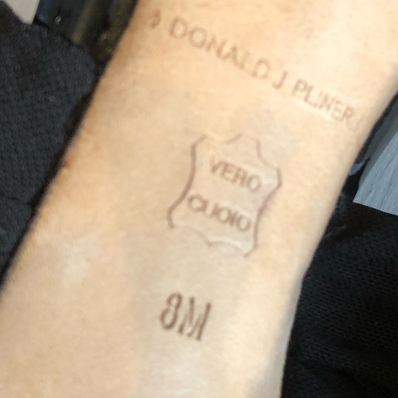 Donald J. Pliner …. Black patent high heels - Picture 8 of 16